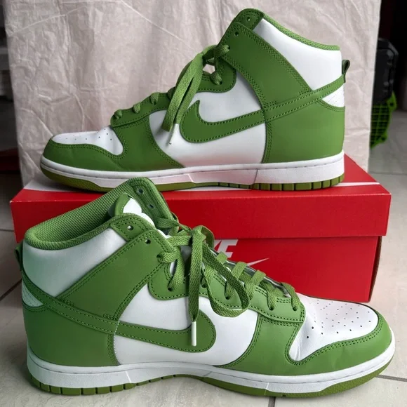 Mens 11.5 Nike Chlorophyll Dunks - Picture 4 of 11